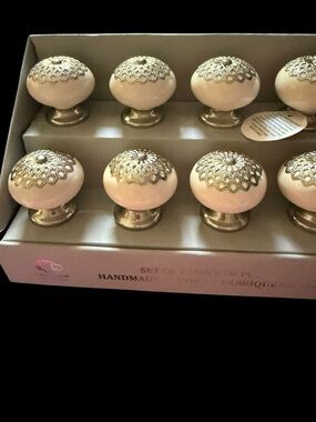 Casa Decor Cream and Silver Decorative Cabinet Knobs - Set of 8